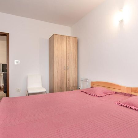 Apartment Drago *Cosy & Close To The Beach! Krk Town Bagian luar foto