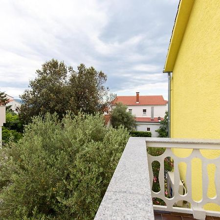 Apartment Drago *Cosy & Close To The Beach! Krk Town Bagian luar foto