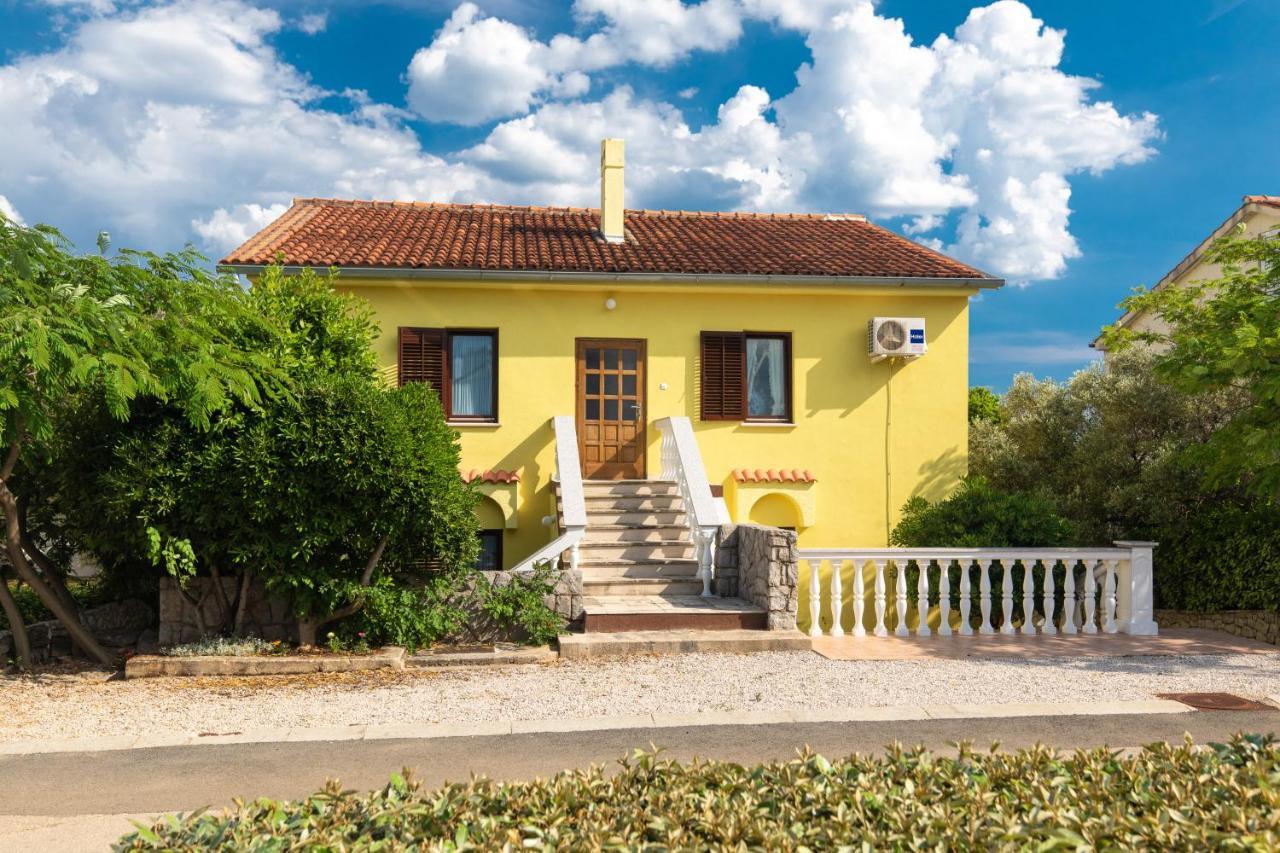 Apartment Drago *Cosy & Close To The Beach! Krk Town Bagian luar foto