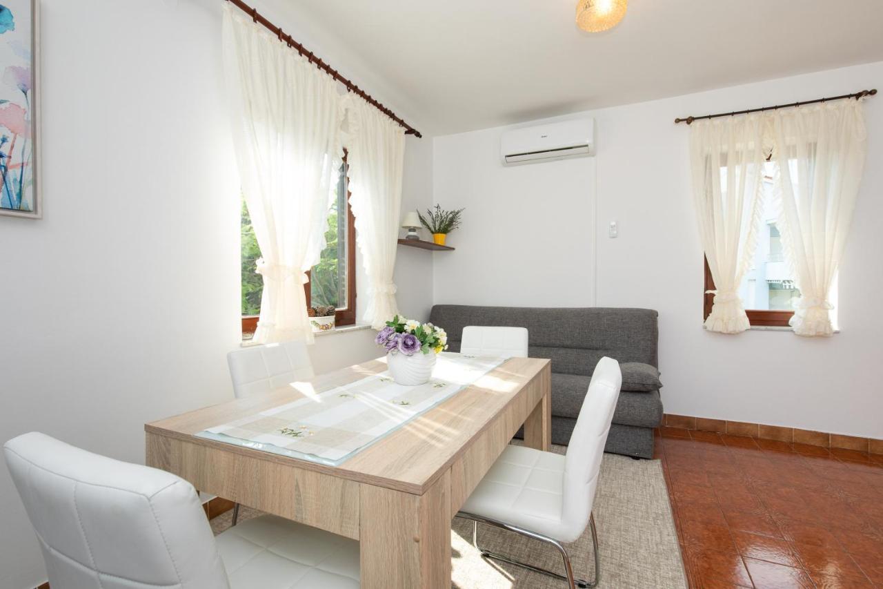 Apartment Drago *Cosy & Close To The Beach! Krk Town Bagian luar foto