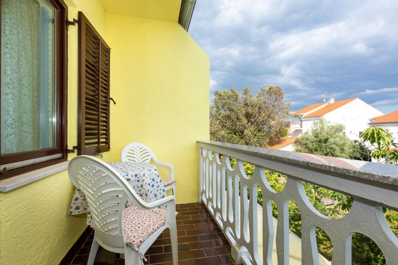 Apartment Drago *Cosy & Close To The Beach! Krk Town Bagian luar foto
