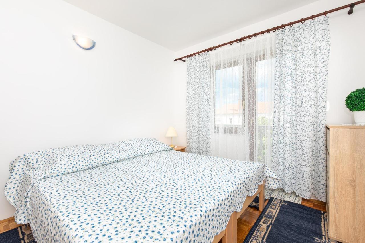 Apartment Drago *Cosy & Close To The Beach! Krk Town Bagian luar foto