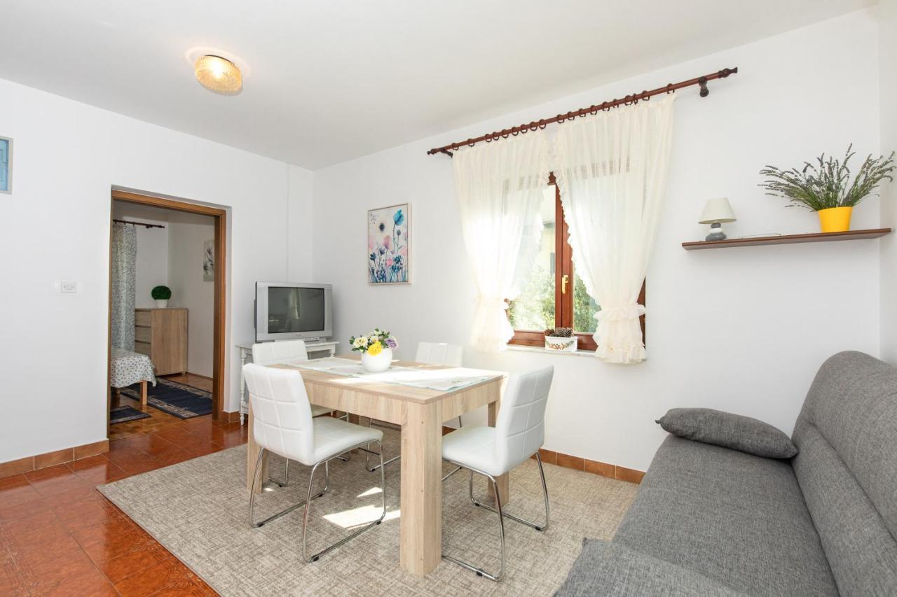 Apartment Drago *Cosy & Close To The Beach! Krk Town Bagian luar foto