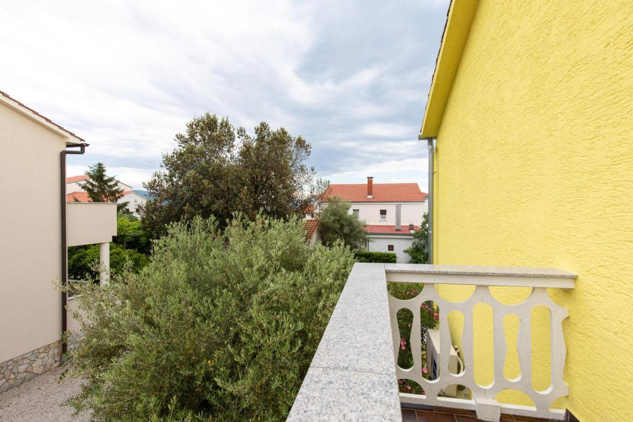 Apartment Drago *Cosy & Close To The Beach! Krk Town Bagian luar foto
