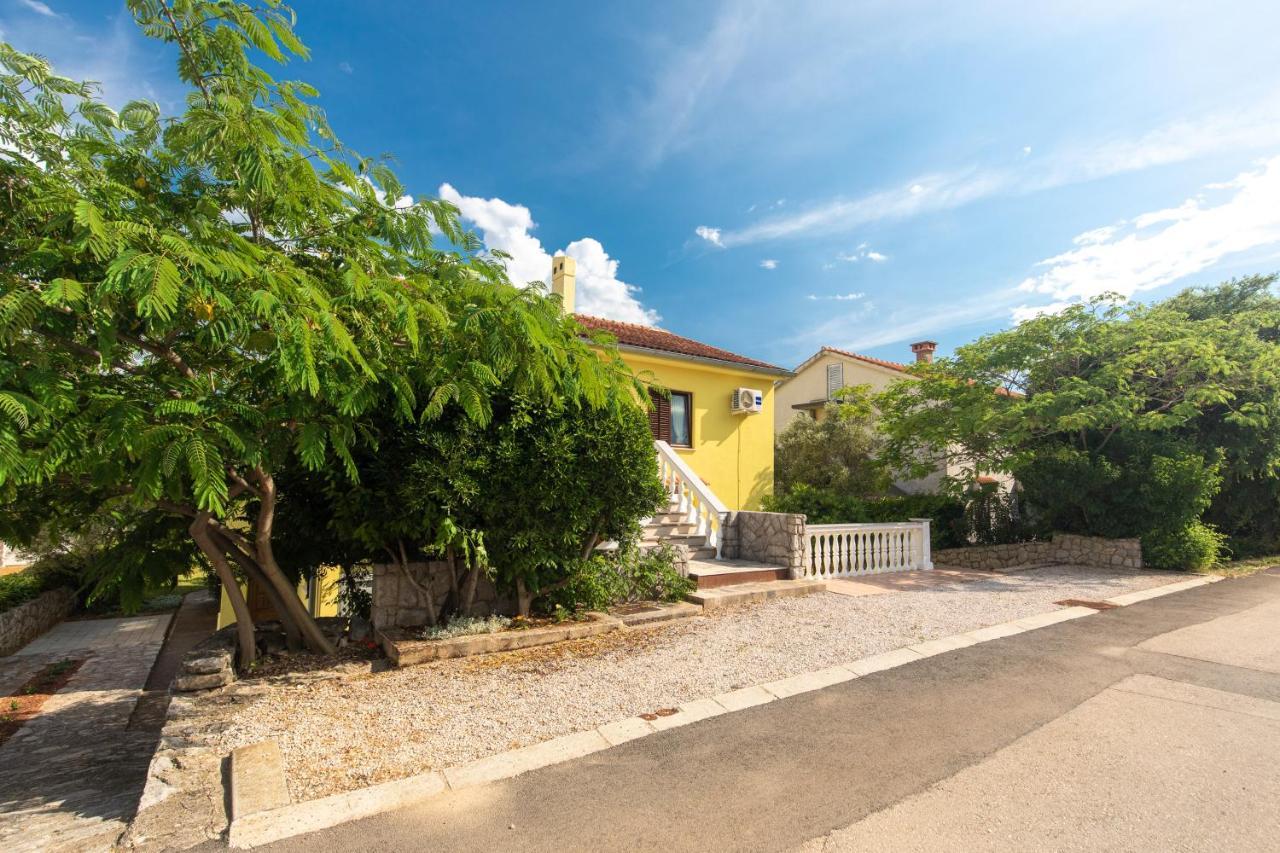 Apartment Drago *Cosy & Close To The Beach! Krk Town Bagian luar foto