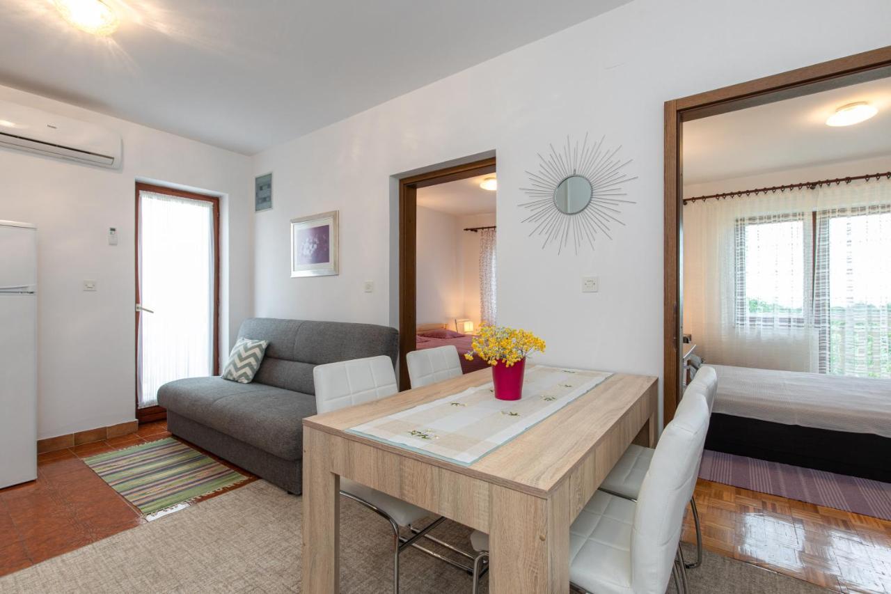Apartment Drago *Cosy & Close To The Beach! Krk Town Bagian luar foto